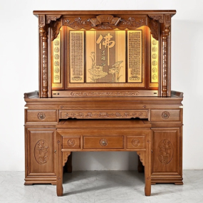 Bàn thờ gia tiên có hoa văn